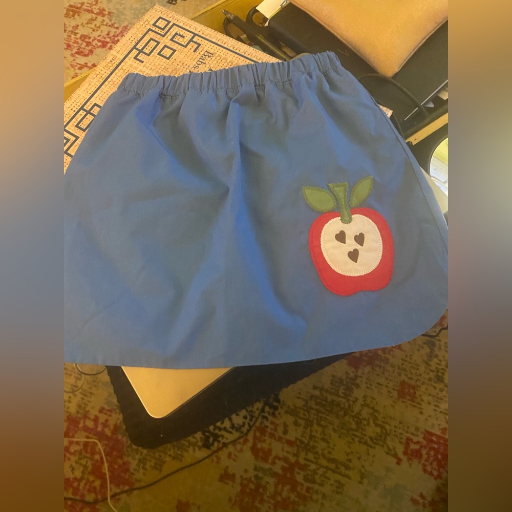 The Beaufort Bonnet Company apple appliqué skirt.